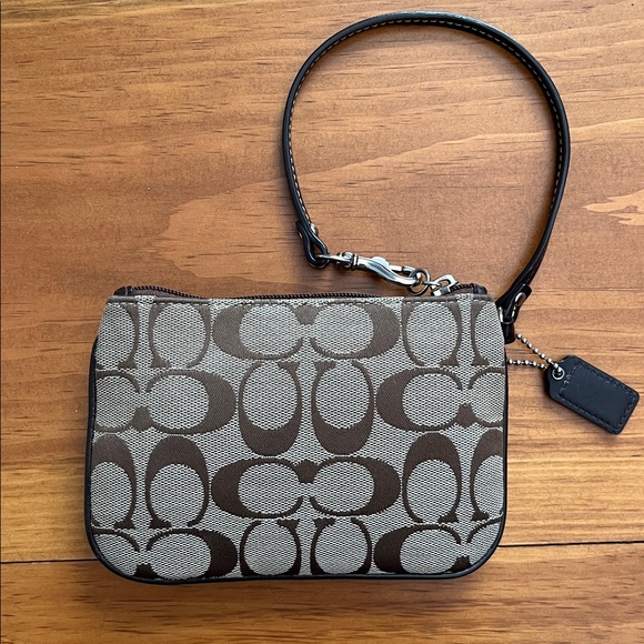 Coach Wristlet Signature Monogram - Picture 2 of 11